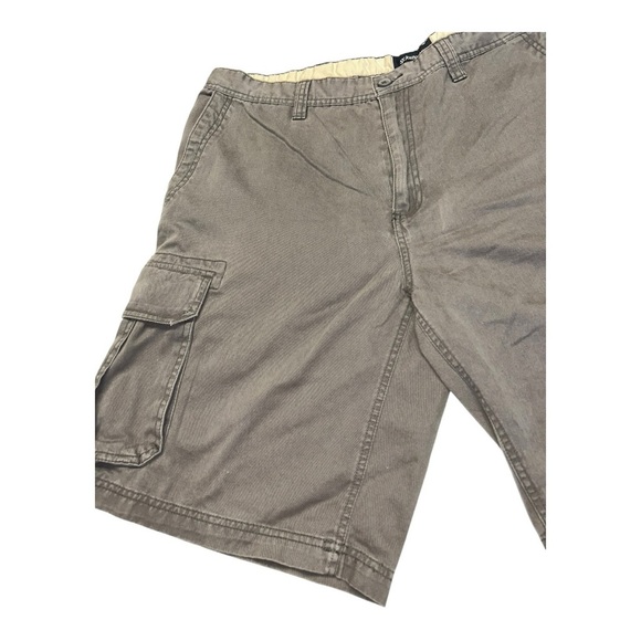 St. John’s Bay Men’s Cargo Shorts green Size 38 | Cotton Comfort Utility Style - Picture 3 of 11